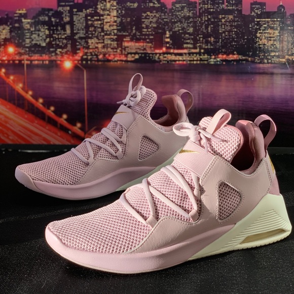 nike women's air alluxe